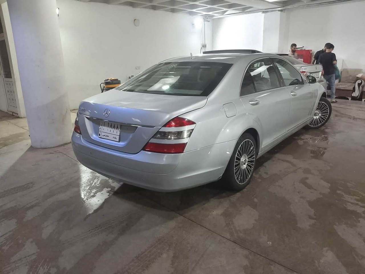 سڵاوی خوای گەورە مارسیدز ئێس کڵاس ساغ ساغە نە دەعم نە لێدراوی قەترەی بۆیاغ نیە ٢٠٠٨ ٦ بستۆنی مەکینە مەرغووب کەم بەنزین خۆر ٧٢ گەڵاو مەجالێکی زۆر کەم سەیارەکەمان کۆدە جایزە بەناوی خۆمانەوەیە فول فولە قەپاتە دەرگا لارجە کامل جایز کارەبایاتی هەمووی بۆ عەیب مەگەرێ براکەم بۆ زانیاری زیاتر پەیوەندی بکەم 
*********** السليمانية, العراق
