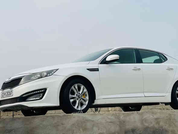 سلام عليكم للبيع كيا أوبتما 2012 خليجي السيارا جديده بمعنه الكلمه مابيها اي نقص بسمي رقم أربيل الجديد هزه سنويه كله جديد تريد تحويل تريد وكاله بيها صبغ جاملق وباب فول مواصفات عده الفتحه السعر 105 مكان بغداد لاستفسار 
***********
