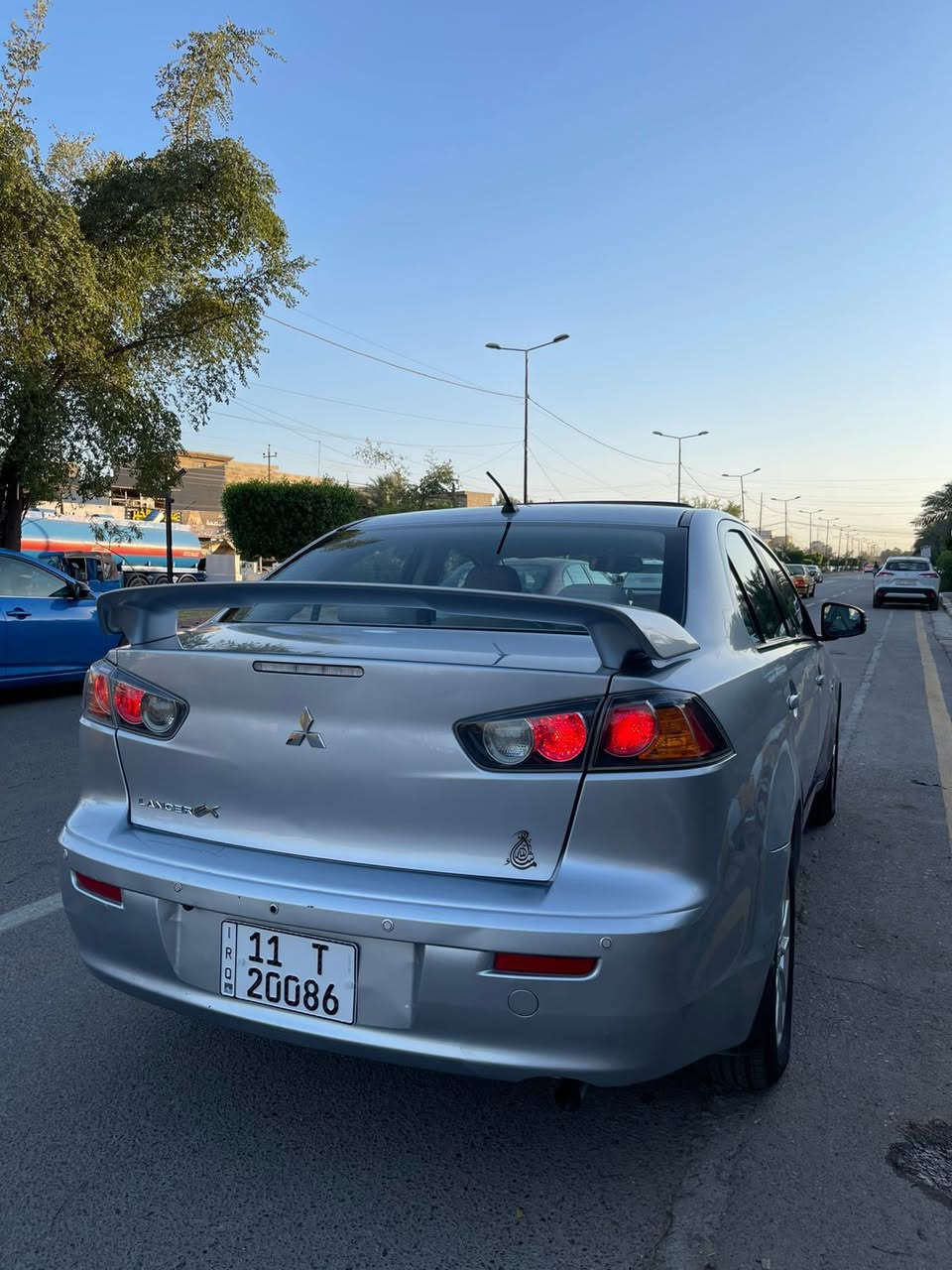 السلام عليكم 
متسيوبيشي لانسر للبيع ..
🛑 موديل 2016 ملشية ١١٣ الف كم فقط 
🛑محرك 1600cc أقتصادي 
🛑كير At 
🛑فتحة سقف 
🛑تحكم استيرن 
🛑اشاير بالمري 
🛑داخل اوف وايت 
🛑 شاشة وسطية 
🛑كاميرا خلفية 
🛑رقم أنكليزي جديد 
🛑 سنوية بأسمي 
🛑 مكاني  بغداد الدورة _ ***********
🛑 بدون أي صبغ او تبديل السيارة بلاديه والسونار مرفق ويه الصور 
يوجد واتس  أب للتواصل على نفس الرقم 
🛑 السعر ٩٨ ورقة
