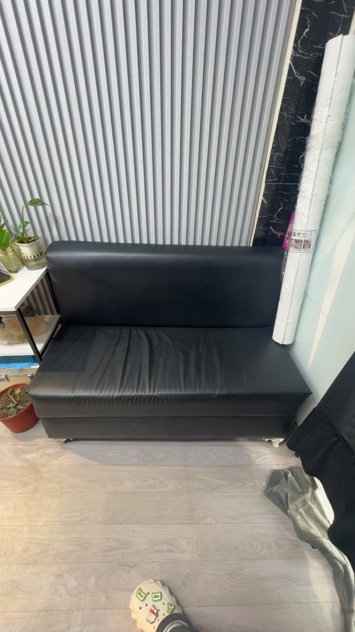 قنفات ثنين وفاترينا وميز حلاقه مستعجل ع بيعتهن نظافتهن ٩٠٪؜
الموقع بابل السعر ٢٠٠ 
***********
