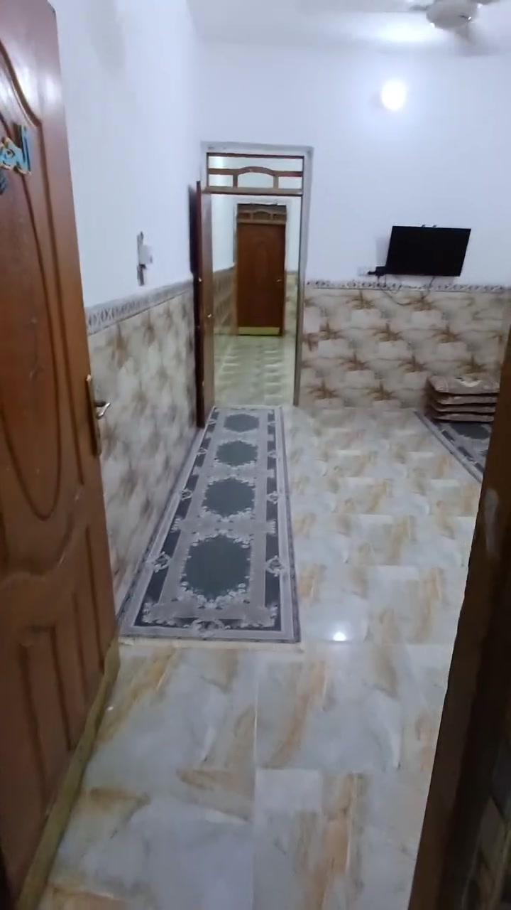 سلام عليكم بيت لبيع المساحه 110 الموقع عبجيه شارع 20 طابق واحد يحتوي عله غرفه نوم وصاله وديوانيه ومطبخ وحمام ومنور الرقم ***********
