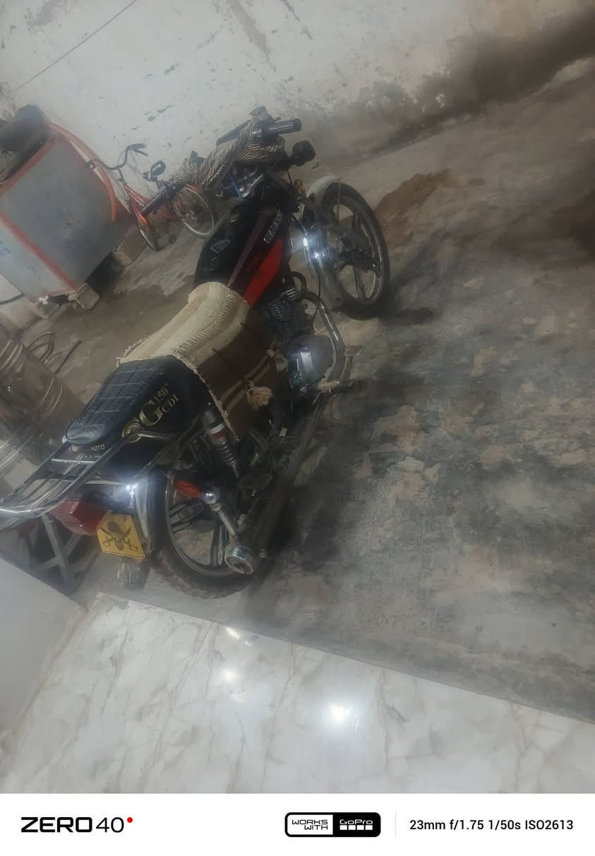 سلام عليكم دراجه البيع موديل 21 تصل ع رقم ***********
