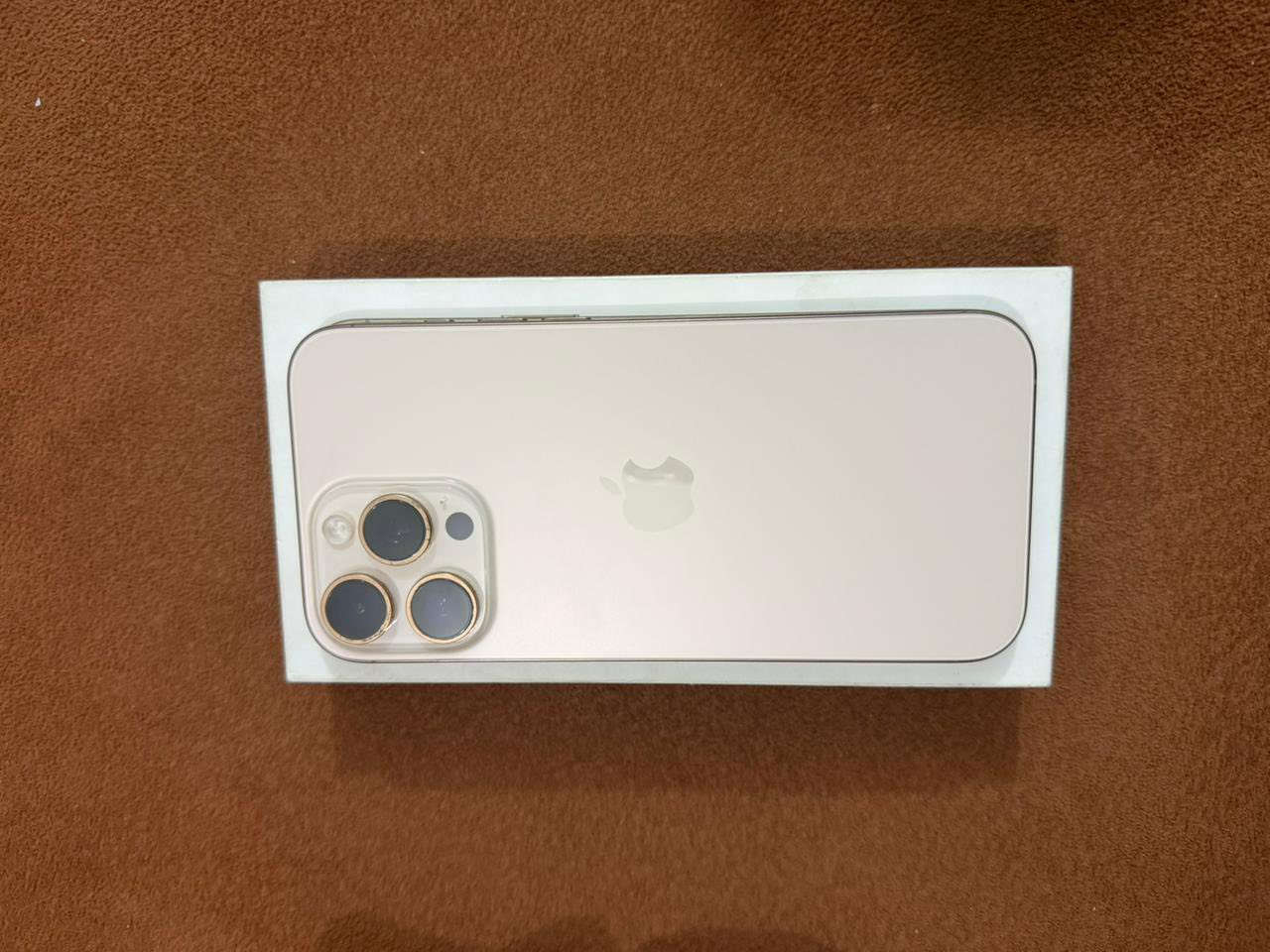 ايفون ١٦ برو ماكس جهاز نضيف جدا بعدة داخل الضمان السعر 1350 للاستفسار*********** واتساب
