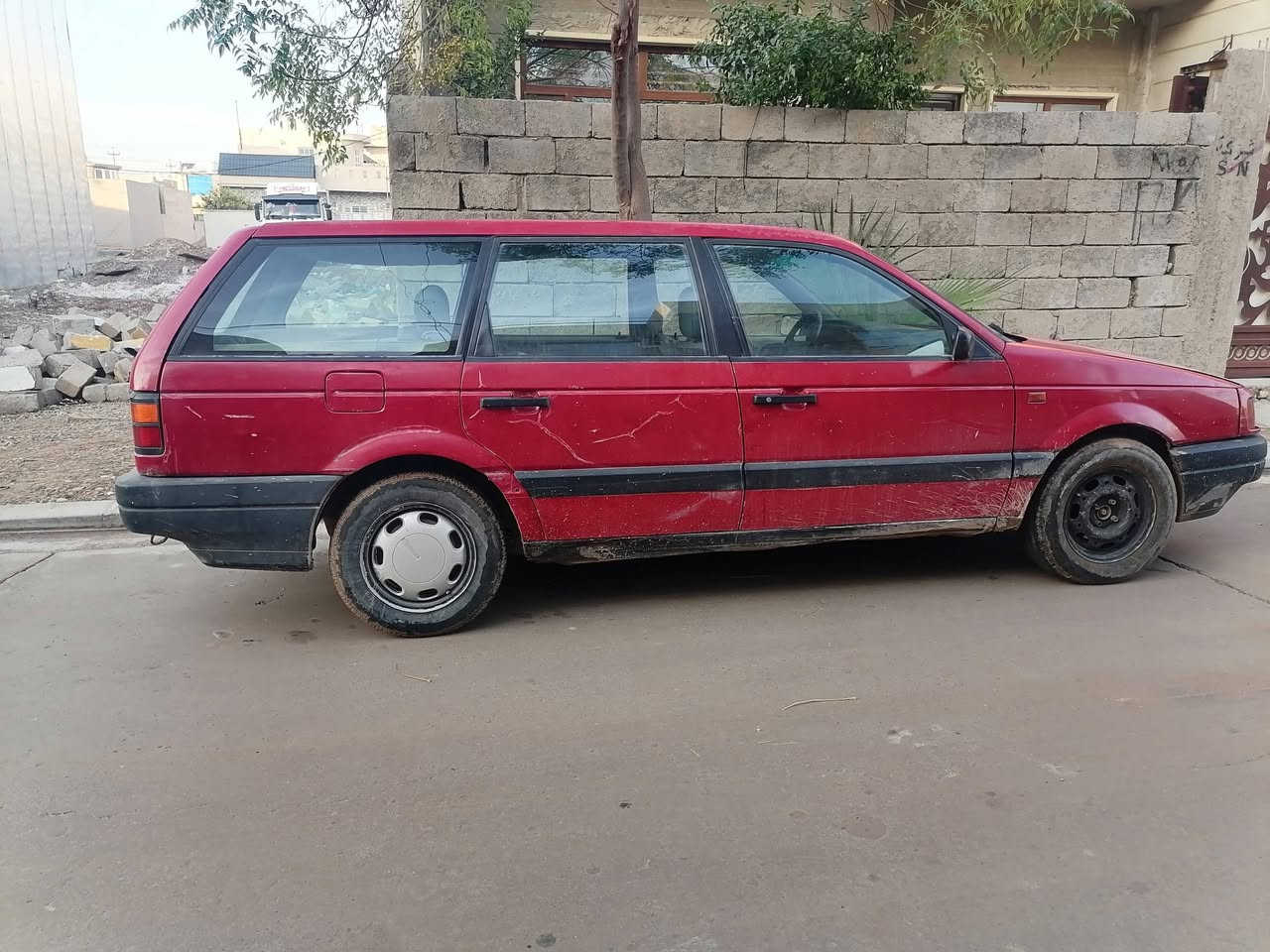 باسات للبيع شرط التحويل وشرط كير ومكينه السياره جاهزه من كلشي ويرمنيه كلها شغاله السعر ٢٨وبيها مجال *********** او خاص
