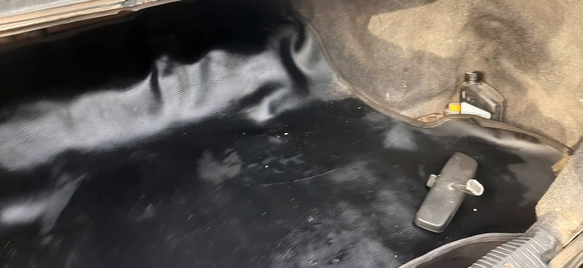 السلام عليكم 
برنس فراش موديل 97 باسمي اوتو تبريد شغال محرك وكير نظيفات الكهربائيات كلها شغالة لا تنقيص ولا تبخير السعر 34 وبيها مجال مكاني بغداد شاطئ التاجي 
***********
 *********** واتساب
