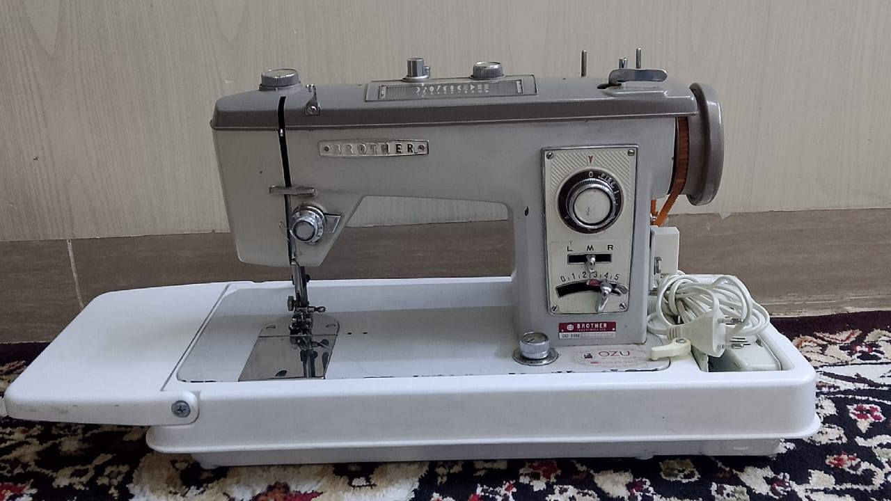 مكينه بلاذر للبيع مسخدمه شهر نضيفه فول وياها الميز هديه ب 150 وبيها مجال


**إذا كنت صاحب هذا الإعلان وتريد حذفه لأي سبب، رجاءا أرسل رسالة إلى الدعم الفني**