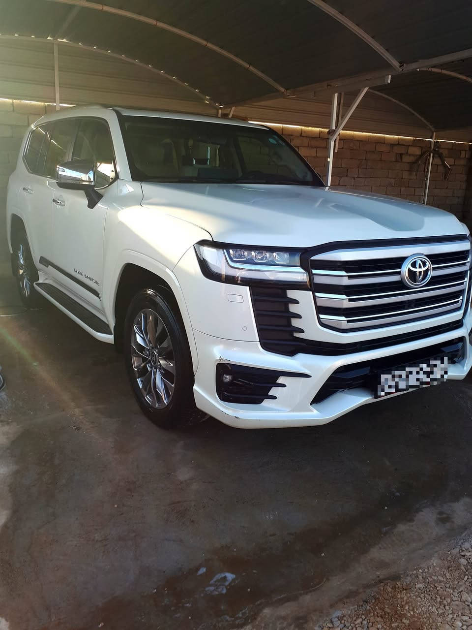 سلام عليكم/ للبيع لاندكروز 2023 فئه VX فول مواصفات لمتدد كفاله عامه من الشخطه ماشيه (47.000KM)
ومكان السياره موصل
السعر (725)ورقه وبي مجال 
(***********)
(***********)
