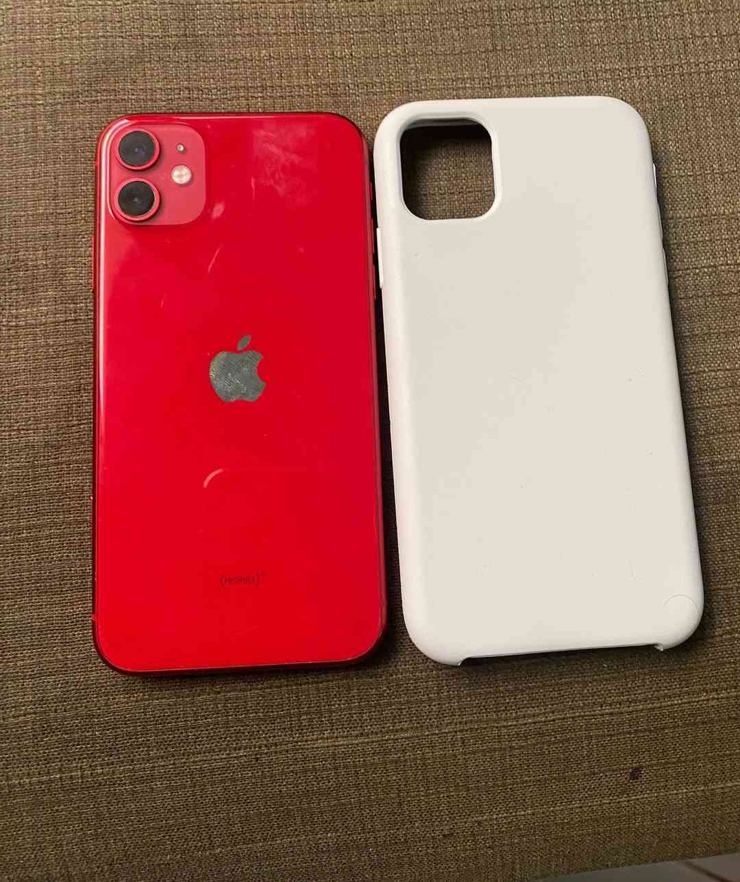 ايفون 11 للبيع او مراوس ب 12 او 13
الجهاز نظيف 90% 
ذاكرة 64 
مبدل شاشة اصلية ب ابل تقرا بالاعدادات اصلية 
بطارية 70 
كلشي شغال شرط الفحص 
السعر 250 وبي مجال حك الجية 
مستعجل حك بيعته 
مكاني بغداد زيونة 
***********
