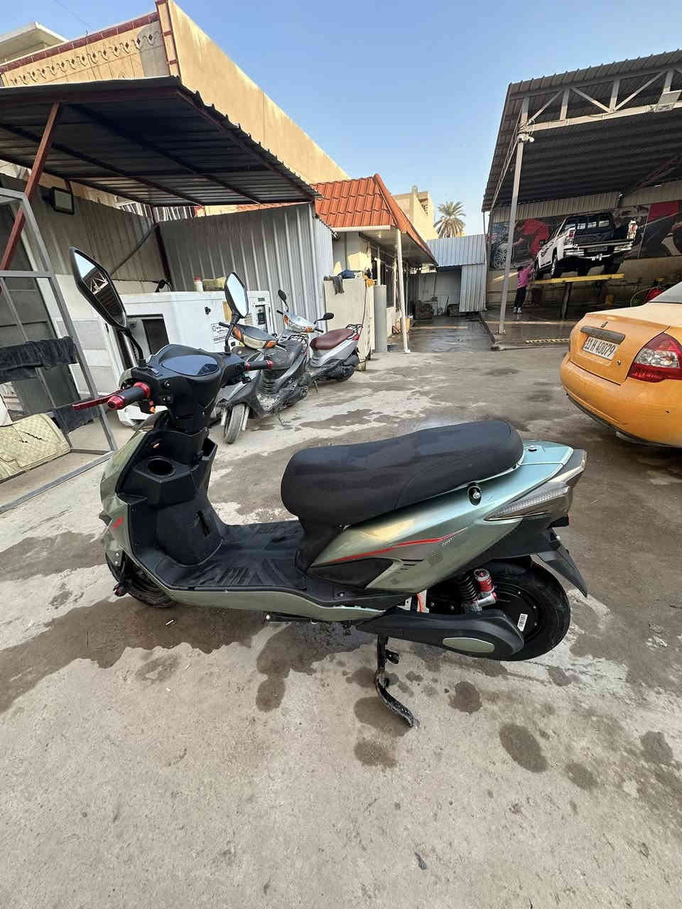 سلام عليكم عرض دراجة شحن موديل 2025  دراجة ما متعبه من لمدرسة للبيت بس بيه لكفر  من ليسرةمكسور وبس دراجة ضد لماي بيه ٤ سرع  تفويلة لوحدة تمشيك 50km السعر 650 وبيها مجال للطيبين للاستفسار اتصل ***********
