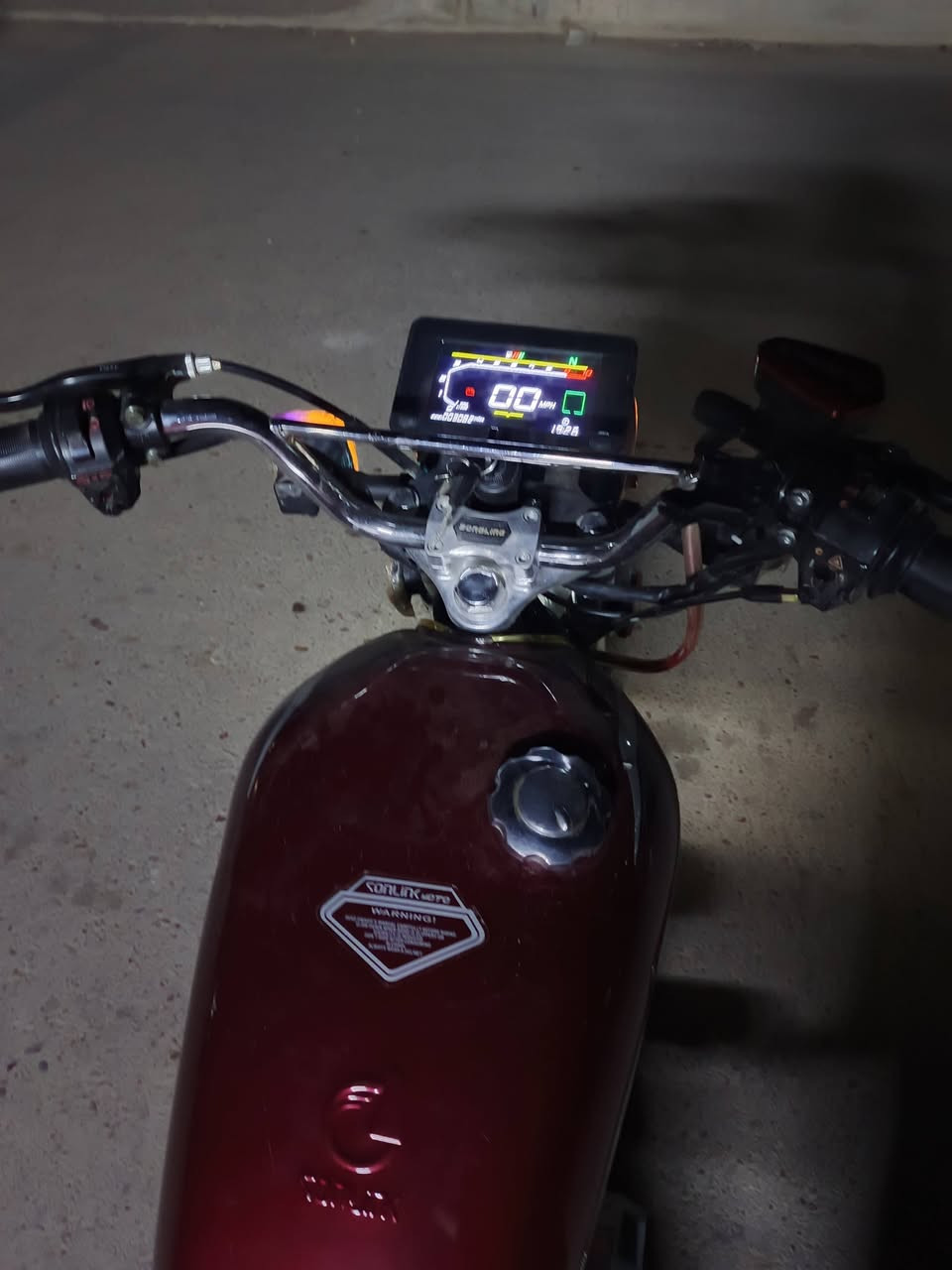 سلام عليكم دراجه للبيع موديل 2025 مكينه 200C مكفوله أوراق كامله سعرها 650 شراي *********** مكان بغداد الحسينيه
