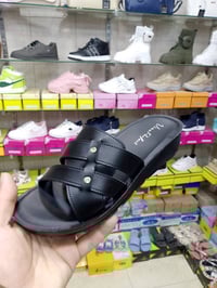 شحاطه نسائيه • شحاطه رجاليه