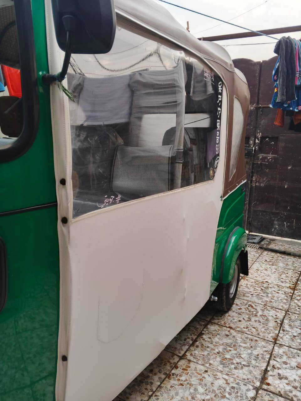 سلام عليكم تكتك البيع موديل 21 رقم وسنويه ارقام نكليزيه ربع مذب عليه تكتك جاهزه عله اخر حبايه كفاله عامه لا ضربه وآله صبغ معمر بيه بس دوس السعر 8200بيه مجال شي قليل بكاني بياع تقاطع درويش هاذه رقمي ***********
