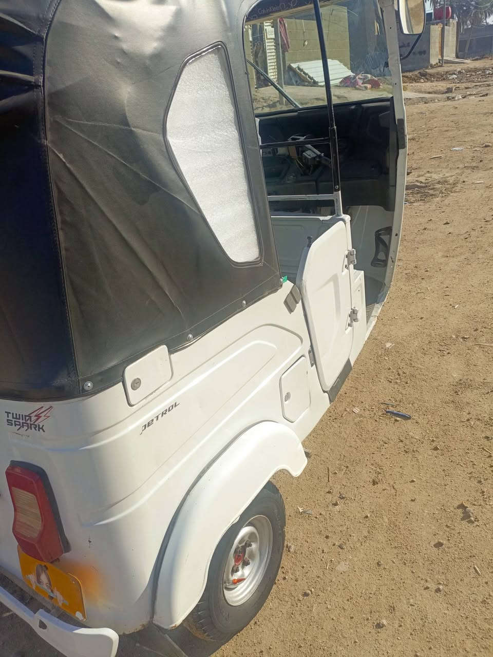 سلام عليكم تكتك للبيع 22شهر 11 رقم بابل نكلزي تكتك كامله ما عايزه برغي بابل القاسم  7700 رقم ***********
