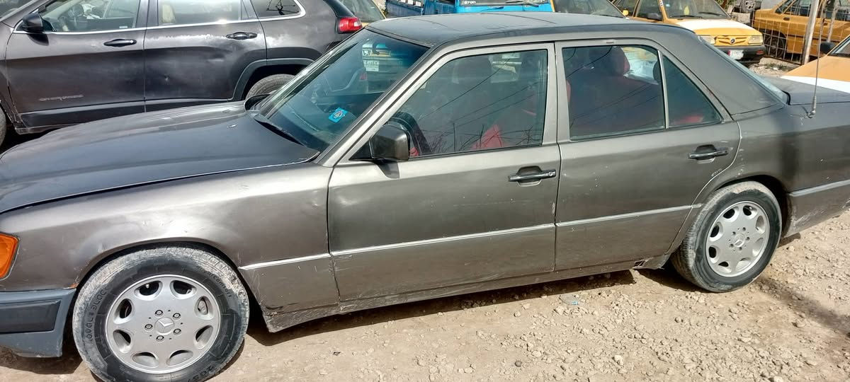 مارسدس دب رقم بغداد انكليزي بسمي موديل 91 محور بطه سيارة جاهزه خير من الله تبريد ويه السويج 40بيها مجال بسيط عنوان بابل ***********
