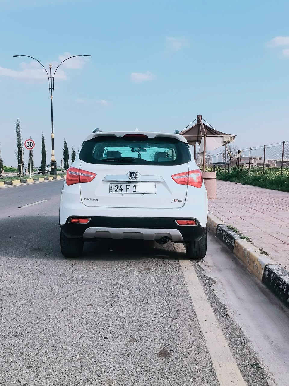 سيارة شانجان للبيع 
✅موديل 2020
✅كشنات جلد 
✅تبريد تدفيه 
✅رادار محيط السياره كامل 
✅كامره خلفيه. شاشه اصليه بلادي 
✅كامره جانبيه 
✅فتحه بالسقف (تنتى) 
✅محرك 16 شرط لا صرف ولا نفخ 
✅الكير شرط توماتيك بي نضام s 
✅سياره نضيفه وكدام العين صاحبها بالموصل 
✅شرط التحويل من الشرعي او وكاله
✅رقم دهوك مسطره اجنبي 
97 بيها مجال بسيط 
التواصل ع الصفحه فقط ✨


**إذا كنت صاحب هذا الإعلان وتريد حذفه لأي سبب، رجاءا أرسل رسالة إلى الدعم الفني**