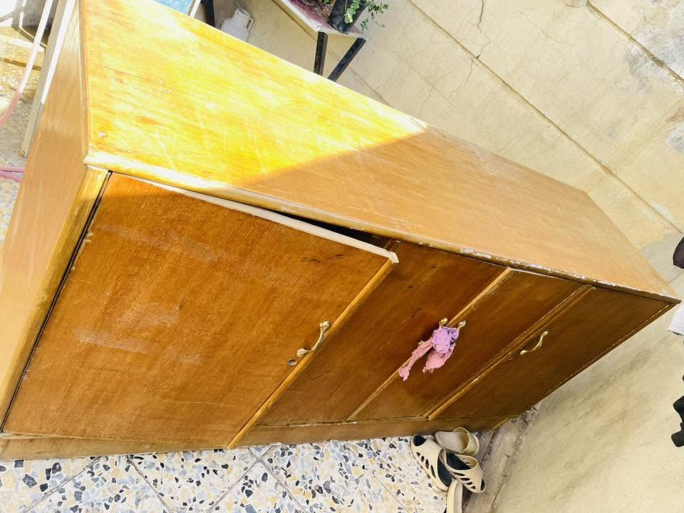 لبيع 
نضيف مابي شي بس بيبان قفاله 
السعر 50 
وبي مجال


**إذا كنت صاحب هذا الإعلان وتريد حذفه لأي سبب، رجاءا أرسل رسالة إلى الدعم الفني**