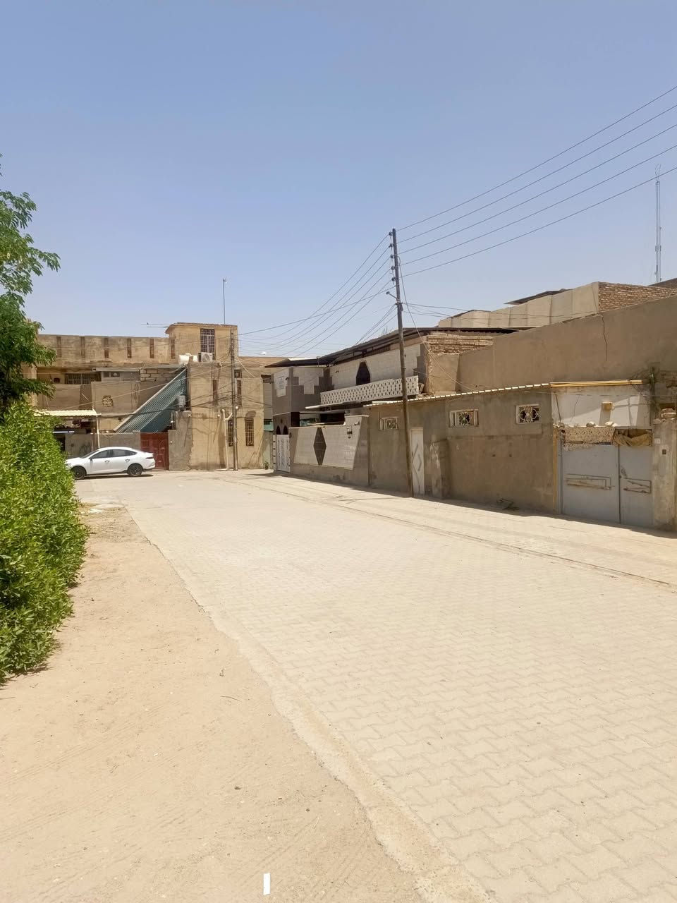 السلام عليكم ورحمة الله 

للبيع بيت قديم حكم عرصه 192م واجهه 12م نزال 16م شارع 10م وساحه موقع سكني مميز النجف الاشرف حي الزهراء منطقة هادئة البيت عكس الشمس تفاصيل اكثر الاتصال بنا على هذا الرقم *********** يتوفر واتساب او مراجعة مكتب محمد شربه و ابو امير الاسدي عنوان المكتب ملحق الروان قرب جامع البغدادي مجاور علي سيدي
