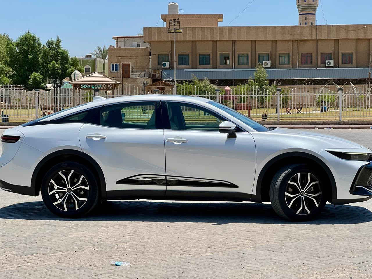السلام عليكم تويوتا كراون خليجي ساز ٢٠٢٣ سيارة جديدة جدا بعدها بالضمان ماشية ٤٩ الف كيلو بيها رصعيتن عد كد اصبع مسحوبه bdr رقم بغداد باسمي فول موصفات السعر ٢٩٥ التواصل ***********  ***********
