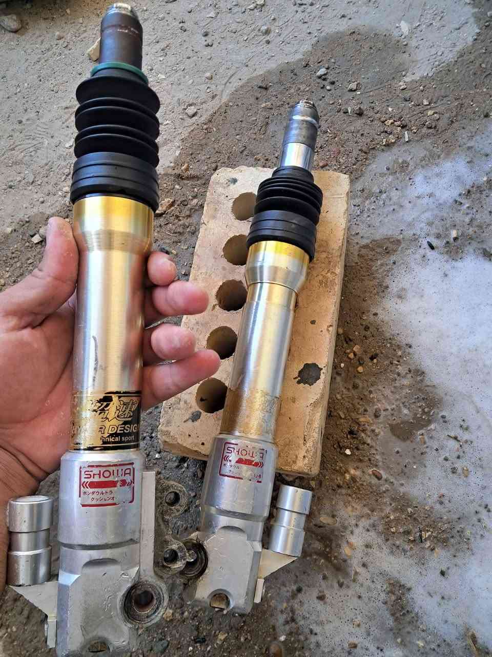 السلام عليكم كفرات اصليات البجم مصبوغ حراري وبيهن ليط  طاكه كعدته بلاديه جيبه يمي اشده الك وتروح سعره 50 وصدر امامي ماكس اصلي مال حاويه سعره 100 اسعار قفل من الاخير  مكاني بغداد البياع تقاطع درويش ***********
