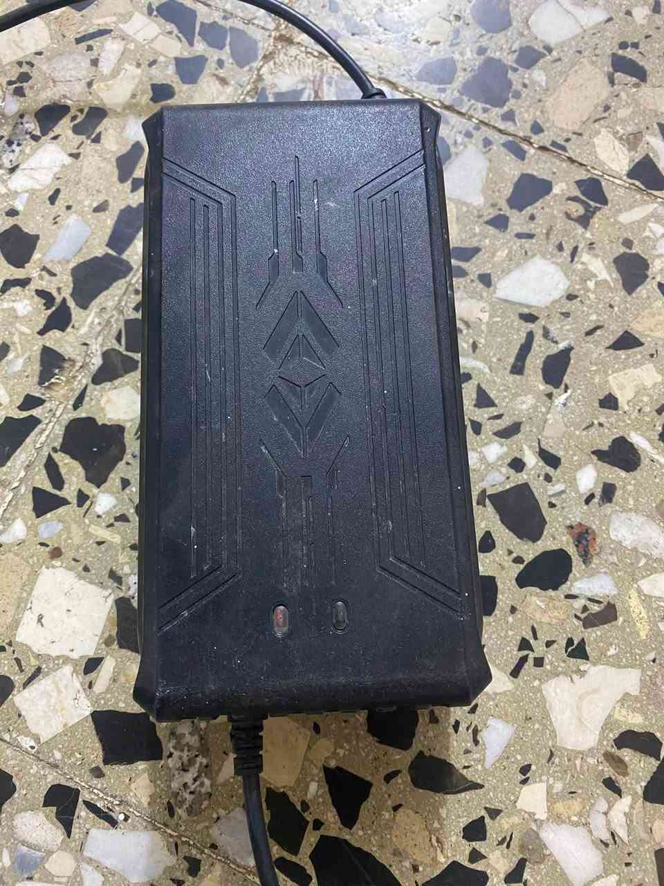 سلام عليكم 
شاحنه موطور  سبع بطاريات ٨٤ فولت بلاديه مال موطور السعر ٤٠ وبيها مجال 
*********** واتساب فقط

