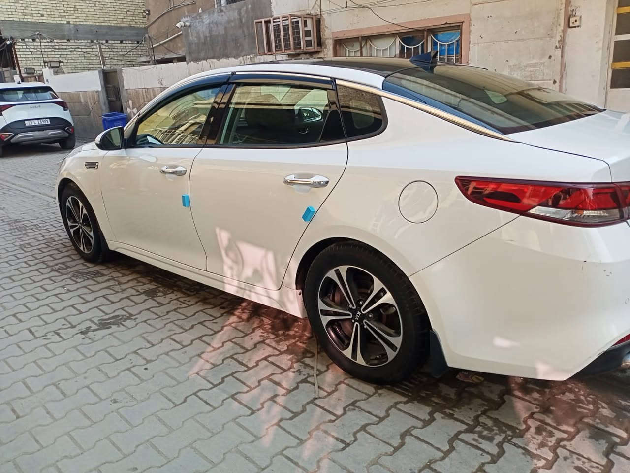 Kia optiama
سلام عليكم 
يرجى قراءة المنشور جيداً

للبيع: كيا أوبتيما  2019 فول vib 

المواصفات العامة:

• الموديل: 2019

• المحرك: 1.6 لتر تيربو

• عدد السلندرات: 4 سلندر

• ناقل الحركة: أوتوماتيك 7 سرعات DCT

• نظام الدفع: دفع أمامي (FWD)

المواصفات الخارجية:

• مصابيح أمامية LED

• مصابيح نهارية LED

• مرايا جانبية كهربائية مع إشارات

• فتحة سقف بانوراما

• حساسات أمامية وخلفية

• كاميرا خلفية

المواصفات الداخلية والتقنية:

• مقاعد جلد

•خزن ميموري للمقاعد

•سماعات ميرديان

• تحكم كهربائي بالمقاعد

• تبريد وتدفئة الكشنات الأمامية

• تدفئة الستيرن (المقود)

• شاشة وسطية تعمل باللمس

• نظام Apple CarPlay و Android Auto

• تشغيل بصمة (Keyless Start)

• دخول ذكي بدون مفتاح

• مكيف أوتوماتيك ثنائي التحكم

• مثبت سرعة

• إضاءة داخلية LED متغيرة الألوان

أنظمة القيادة والمساعدة:

• Auto Hold

• هاندبريك كهربائي

• نظام المحافظة على المسار (Lane Assist)

• قيادة شبه ذاتية

أنظمة الأمان:

• نظام مانع الانزلاق (ESC)

• نظام مانع الانغلاق ABS

• وسائد هوائية متعددة

• نظام مراقبة ضغط الإطارات

• نظام الثبات الإلكتروني 

السيارة ماشية 100 الف mi 

بيهه 5 قطع صبغ 

 السيارة رقم بغداد  
السيارة بيهه نقوصات بسيطة استهلاكية 

السعر 138 ورقة بيهه مجال 

رقم صاحب سيارة : واتس اب واتصال على رصيد

***********
