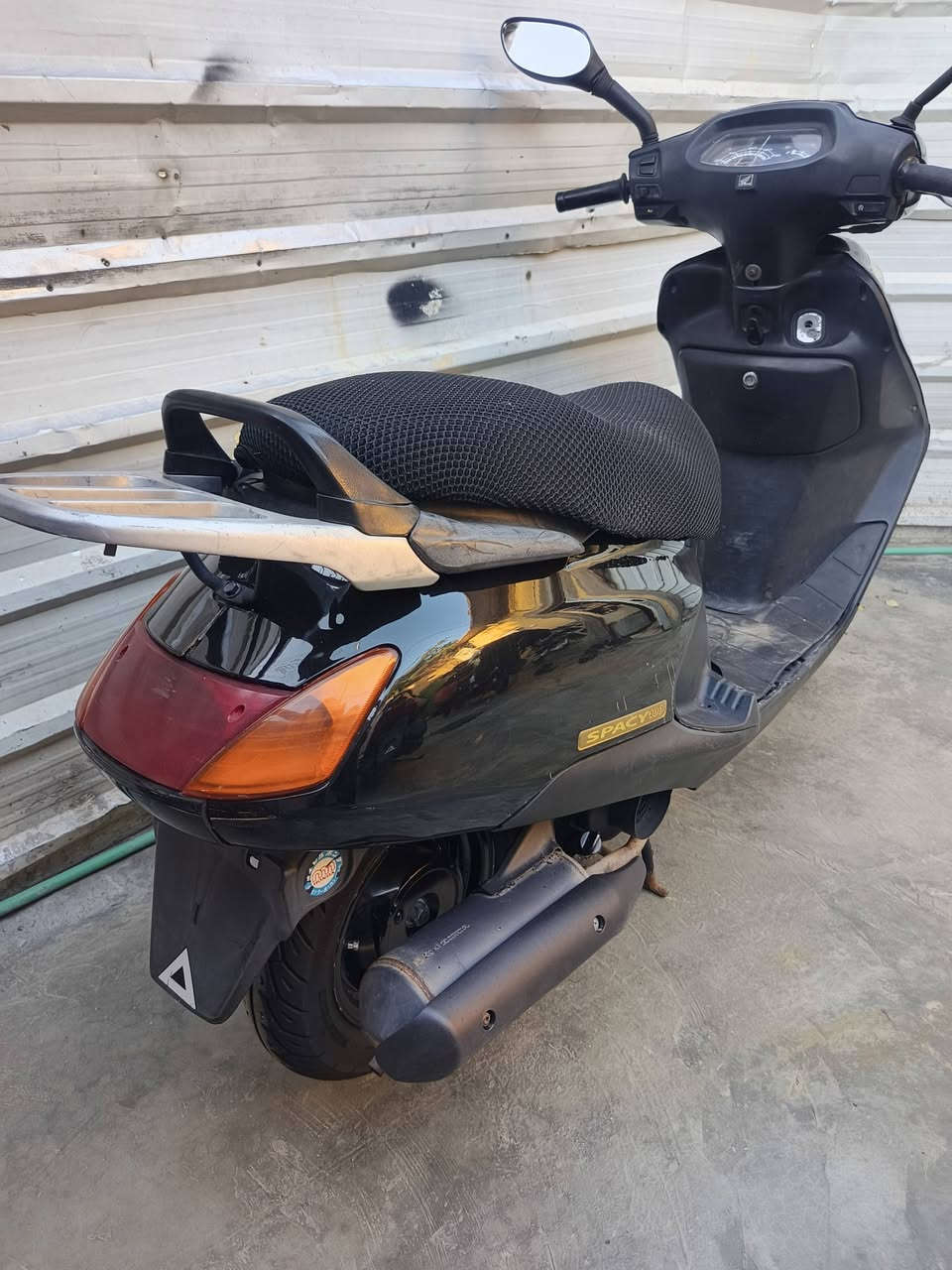 السلام عليكم 
دراجة سبيسي جديدة محرك برغي ممفتوح بي مكفولة وين ميعجبك افحص شلعة ومعدل وناعمة نكرة سلف بكل وقت  كهربائيات كاملة مابيهة اي نقص 

السعر ٧٥٠ألف وبيهة مجال بسيط

العنوان العطيفية قرب جامع براثا

رقمي ***********
