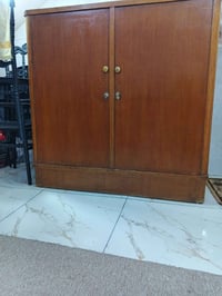 عليكم بوفيه بابين نضيفه للبيع الاستفسار اتصل على الرقم‏‪07870452746‬‏