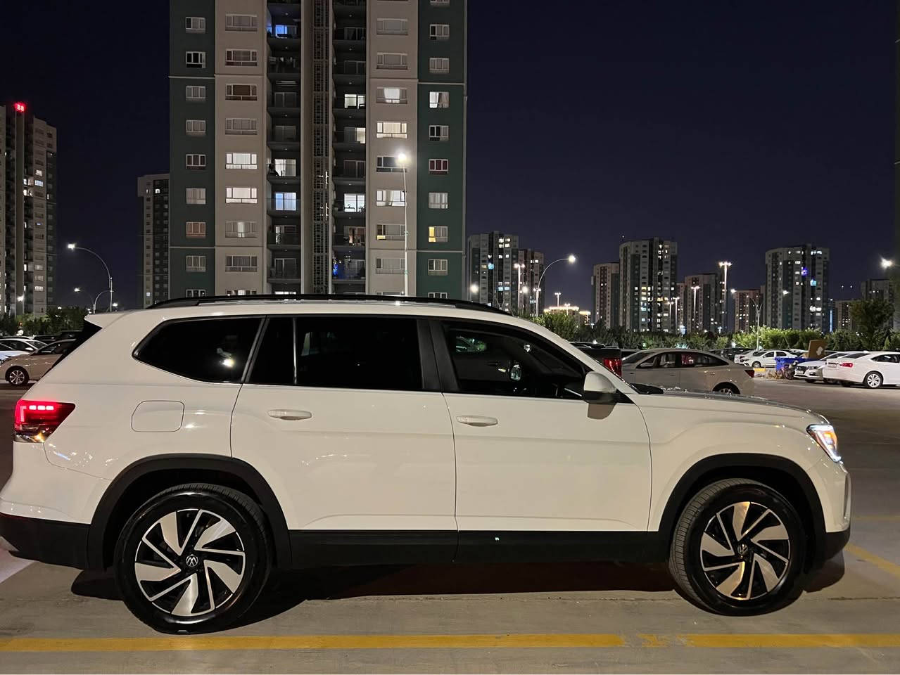 فولكسفاغن اتلس 2024 

محرك 2.0 L تيربو 

ماشية20,500 mil 
‏ ‎الضرر : نصف بونيد
 
‏‎المواصفات : 

‏‎بصمة تشغيل
‏‎بصمة أبواب
كافة تحكمات السيارة لمس 
‏‎تشغيل عن بعد (Remote Start)
‏‎صندوق شفط كهربائي
‏‎رادار أمامي (تحديد مسار)
‏‎رادار جانبي (نقاط عمياء)
‏‎رادار خلفي (تحذير من الاصطدام)
‏‎تبريد مركزي لمس
‏‎كشنات جلد / كشن تدفئة / تبريد 
‏‎كشن كهرباء
‏‎دشبول ديجيتال
‏‎هاند بريك بصمة
‏Android Auto 
‏Apple Car Play 
‏‎مانع انزلاق+ABS
‏‎شاشة كبيرة لمس
‏‎حساسات خلفية+ كاميرا 
‏‎تحكمات استيرن

لا يوجد محور مزدوج
‏‎اوتو ستارت Auto start 
‏‎اوتو ستوب Auto Stop 
‏‎منافذ type C 
‏‎وبقية المواصفات

0770 140 9104 أربيل, العراق
