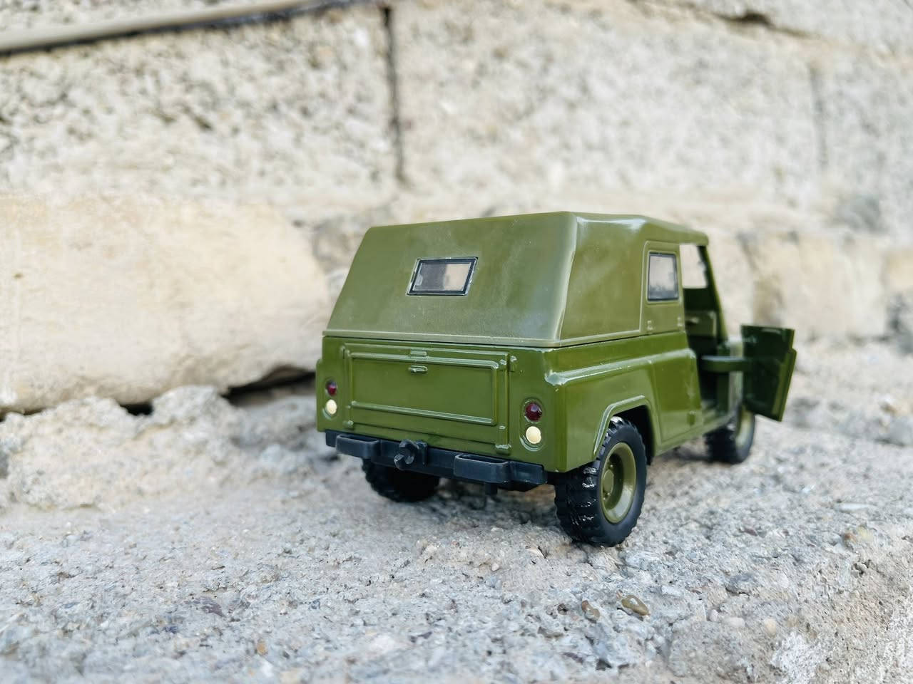 السلام عليكم شباب عدي هاي الواز جيب روسيه
للبيع حديد بل كامل قوي جادر ينشال ويتركب 
تفاصيل حلوه نضيفه كلش حجم ١/٢٤
راغب بل شراء يدخل خاص ويدلل


**إذا كنت صاحب هذا الإعلان وتريد حذفه لأي سبب، رجاءا أرسل رسالة إلى الدعم الفني**