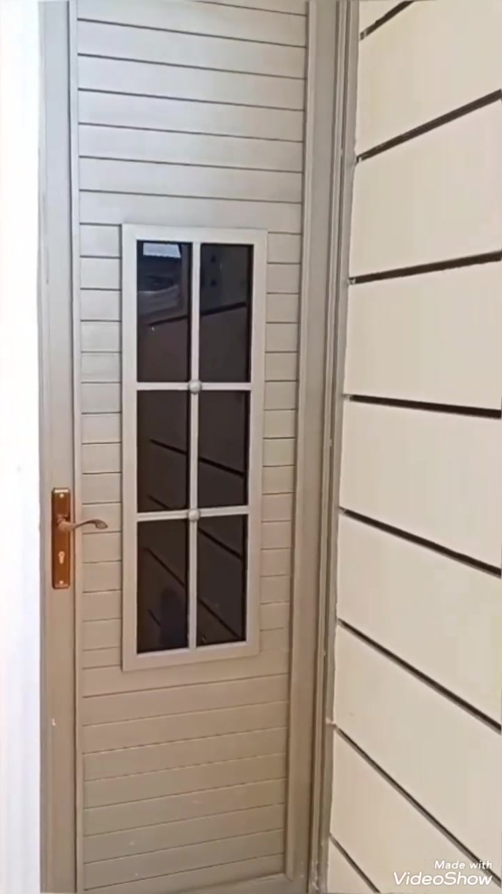 //على بركة الله تعالى ///
بيت زراعي للبيع 
المساحة// ١٠٠متر  (٥متر×٢٠متر)
التفاصيل البيت// طابقين
الطابق الاول //غرفة نوم واستقبال وصالة ومطبخ  وصحيات 
الطابق الثاني //غرفتين نوم وصالة وصحيات وبيتونة وسطح
الخدمات كاملة// تبليط ومجاري وماء  كهرباء
العنوان //الزعفرانية. الاربع شوارع خلف الفوج ..زراعي علي مكلف
السعر// ١٥٠ مليون قابل للتفاوض
ملاحظة البيت بناء حديث سنة ٢٠٢٦ 
للاستفسار مراجعة مكتب دلالية المصطفى للعقار الزعفرانية الاربع شوارع خلف ماركت اللؤلؤة مجاور أسواق القبس اوالاتصال او مراسلة واتس اب ***********او***********

