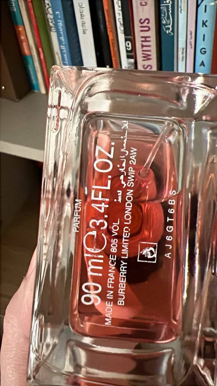 عطر My Burberry Blush 💖
عطر نسائي أنيق وناعم 🌸
رائحة فريش + راقية + منعشة تخبل ✨
مناسب للاستخدام اليومي والمناسبات

🔹 الحجم: 90ml
🔹(ثبات وفوحان حلو)
🔹 صناعة: ألماني 🇩🇪
🔹 درجة أولى / أصلي 100%

✨ مميزاته:
 • رائحة أنثوية جذابة جدًا
 • فوحان واضح بدون ما يكون مزعج
 • ثبات ممتاز خصوصًا بالجو المعتدل
 • خيار مثالي للبنات اللي يحبون العطور الناعمة

💰 السعر: (80,000)
📍 متوفر تسليم بغداد والمحافظات

📩 للحجز والاستفسار خاص


**إذا كنت صاحب هذا الإعلان وتريد حذفه لأي سبب، رجاءا أرسل رسالة إلى الدعم الفني**