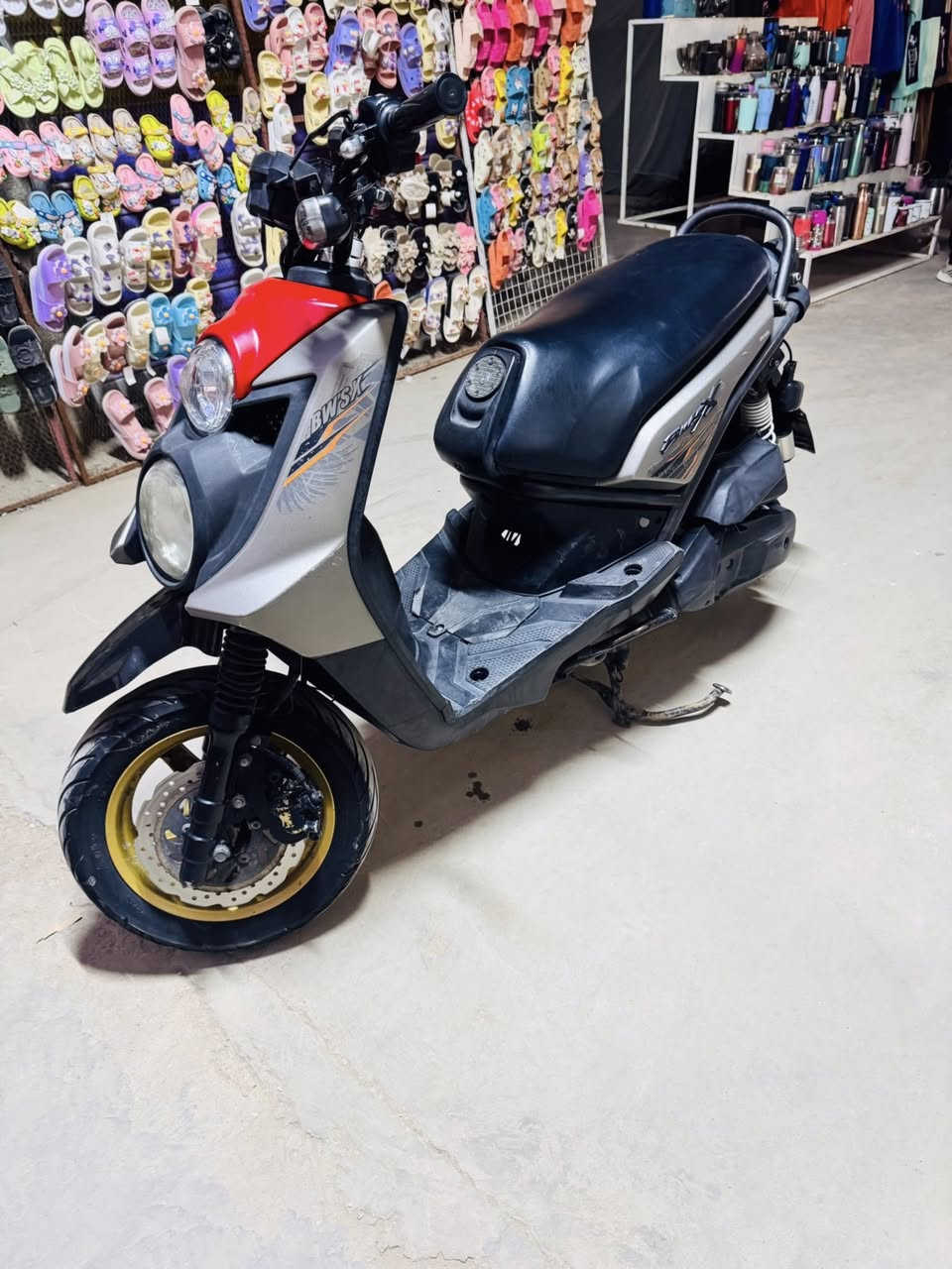 دراجه سكنس جبلي دراجه كلهة بلادي تجي تفحص وشوف بعينك بيهة مكينه خير من الله ورقة المعرض موجوده تكدر ترقمها شلعه شك الكاع ماشيه ٣٣ الف السعر 1300 وبيهة مجال المكان واسط النعمانيه الاستفار خاص او اتصال ***********
