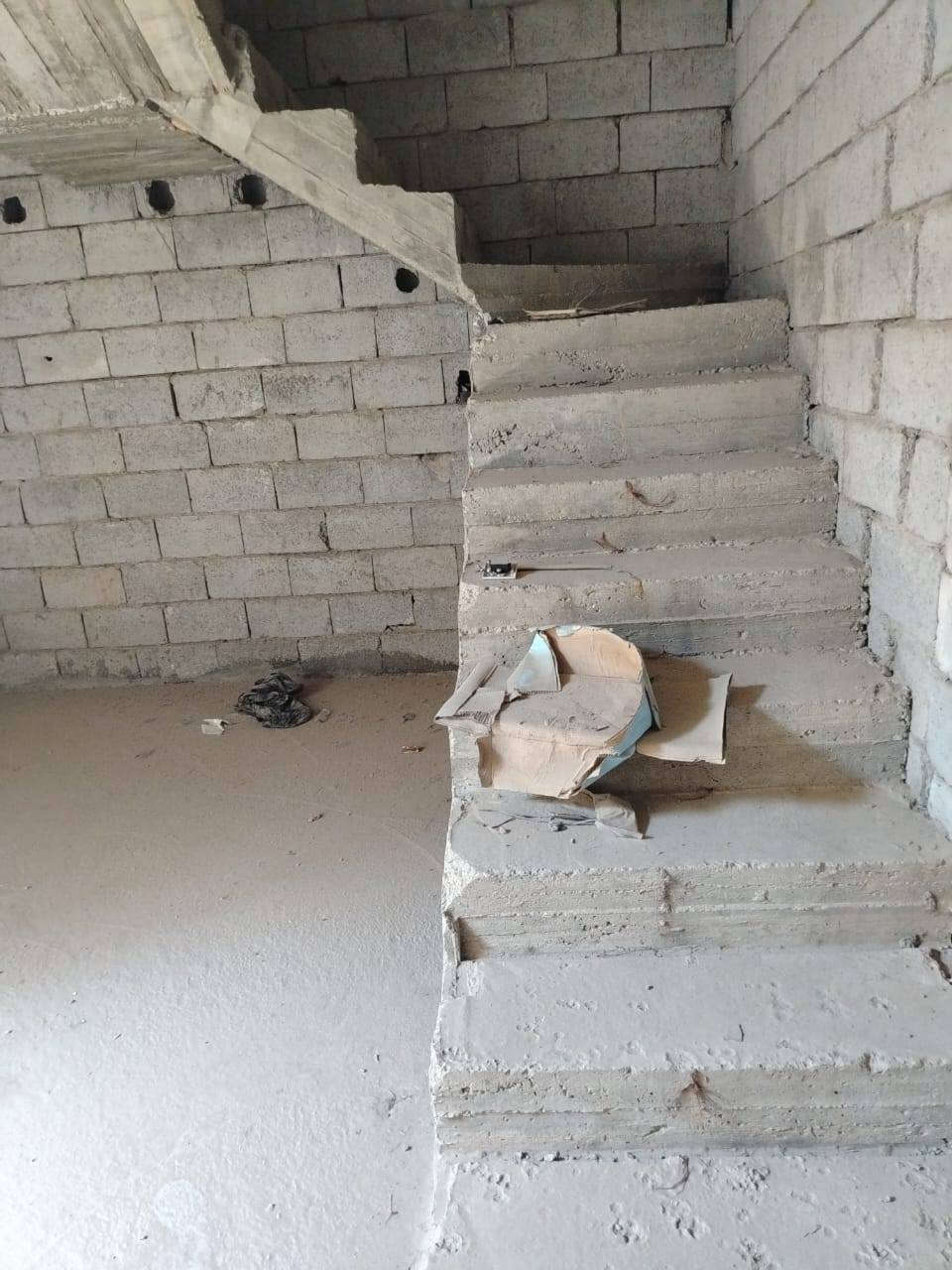 السلام عليكم يوجد لدينا هيكل للبيع مساحه 100متر واجهه 5ونزال 20يحتوي على ستقبال +ساحت درج داخلي +غرف نوم عدد 1+حمام جميع الخدمات موجوده ماء وتبليط وكهرباء نوع الملك قانون 117 العنوان بغداد الدوره مدخل البوعيثه الهواشة مجاور ماركت تاجر السعادة قرب شارع العام الاستفسار اتصل على هاتف *********** *********** الرقم الأثير يستقبل الواتساب
