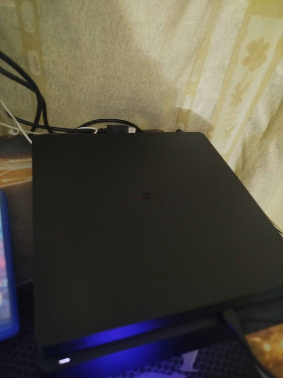 بلي 4 سلم جدا نضيف مع لعبتين رينبو و و بتل فيلد 
لگل دو ياري هولير اربيل أربيل, العراق


**إذا كنت صاحب هذا الإعلان وتريد حذفه لأي سبب، رجاءا أرسل رسالة إلى الدعم الفني**