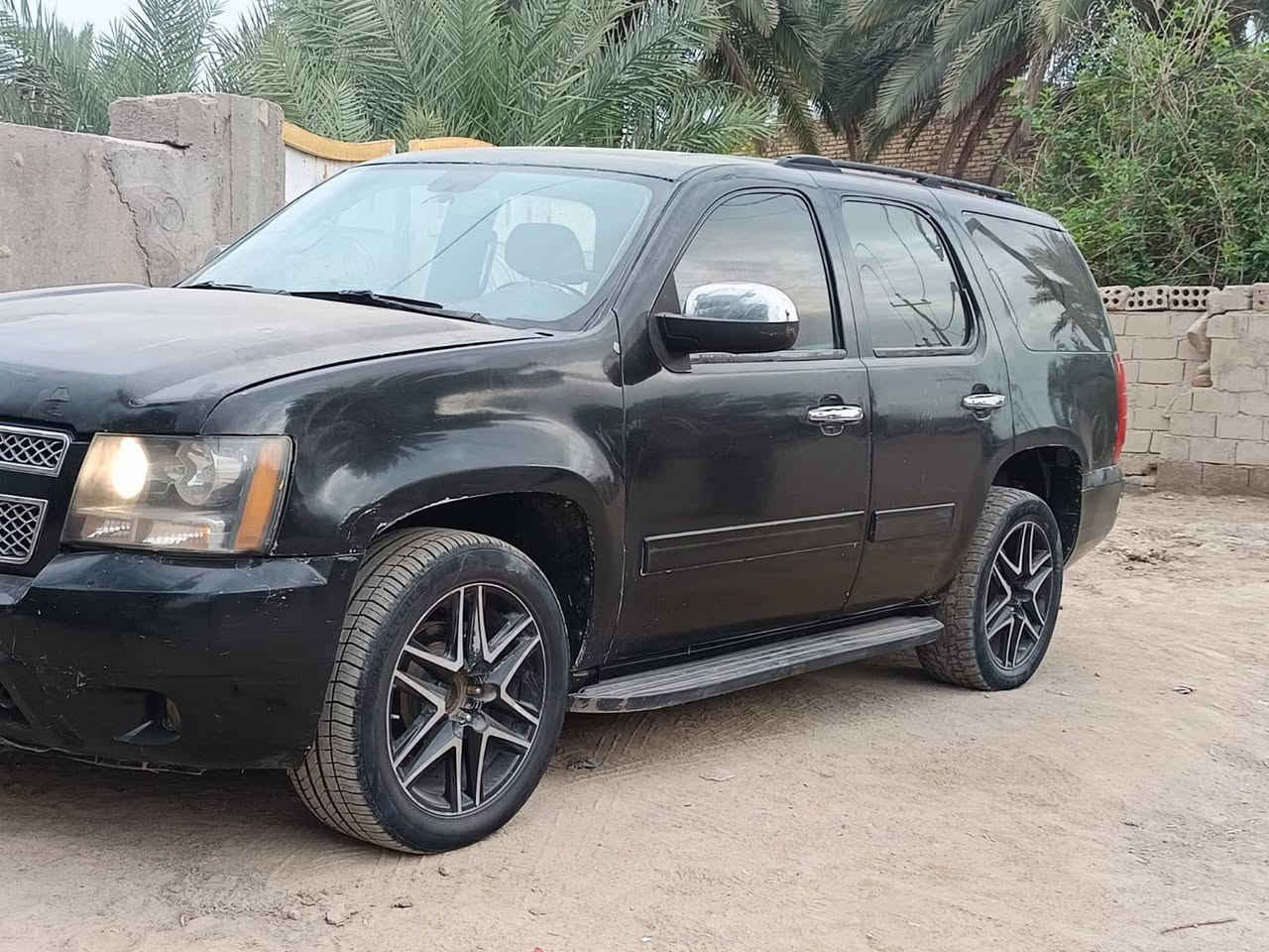 للبيع تاهو موديل 2009  سيارة نضيفة  مكفولة من كص  سعر 52 وبيها مجال  مكان سيارة حلة ***********
