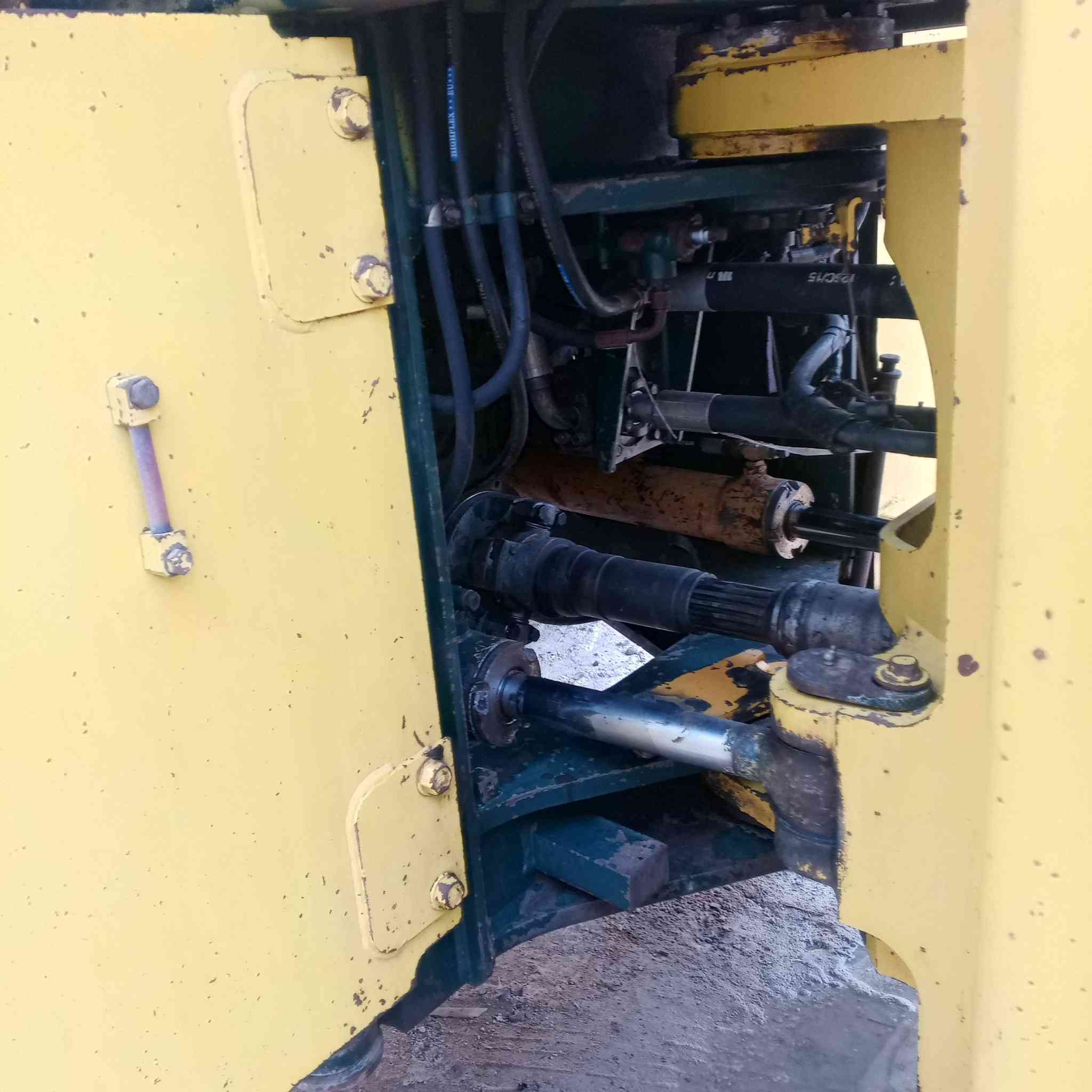 شفل 90حجم موديل 98مناقص شي جديد مابي قطره صبغ محرك 33 ستندر ع الشركه كير اكسلات حداديه كهربائيات كفاله سنويه صادره صار شهرين لل 2030 للستفسار ***********
