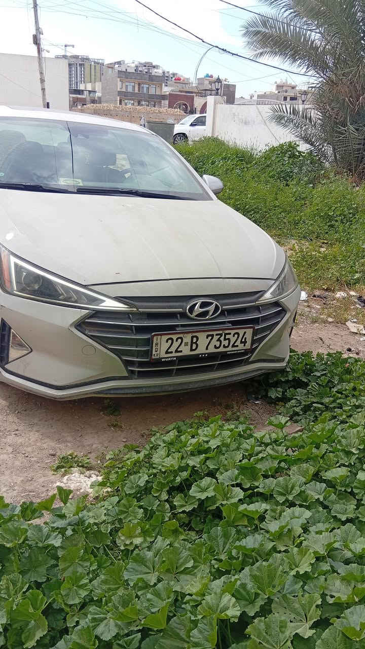 سياره النتره للبيع موديل 19 فول بصمه وبنروما كشنات تدفئه تبريد حساسات مكينته 2000 تواصل ***********
