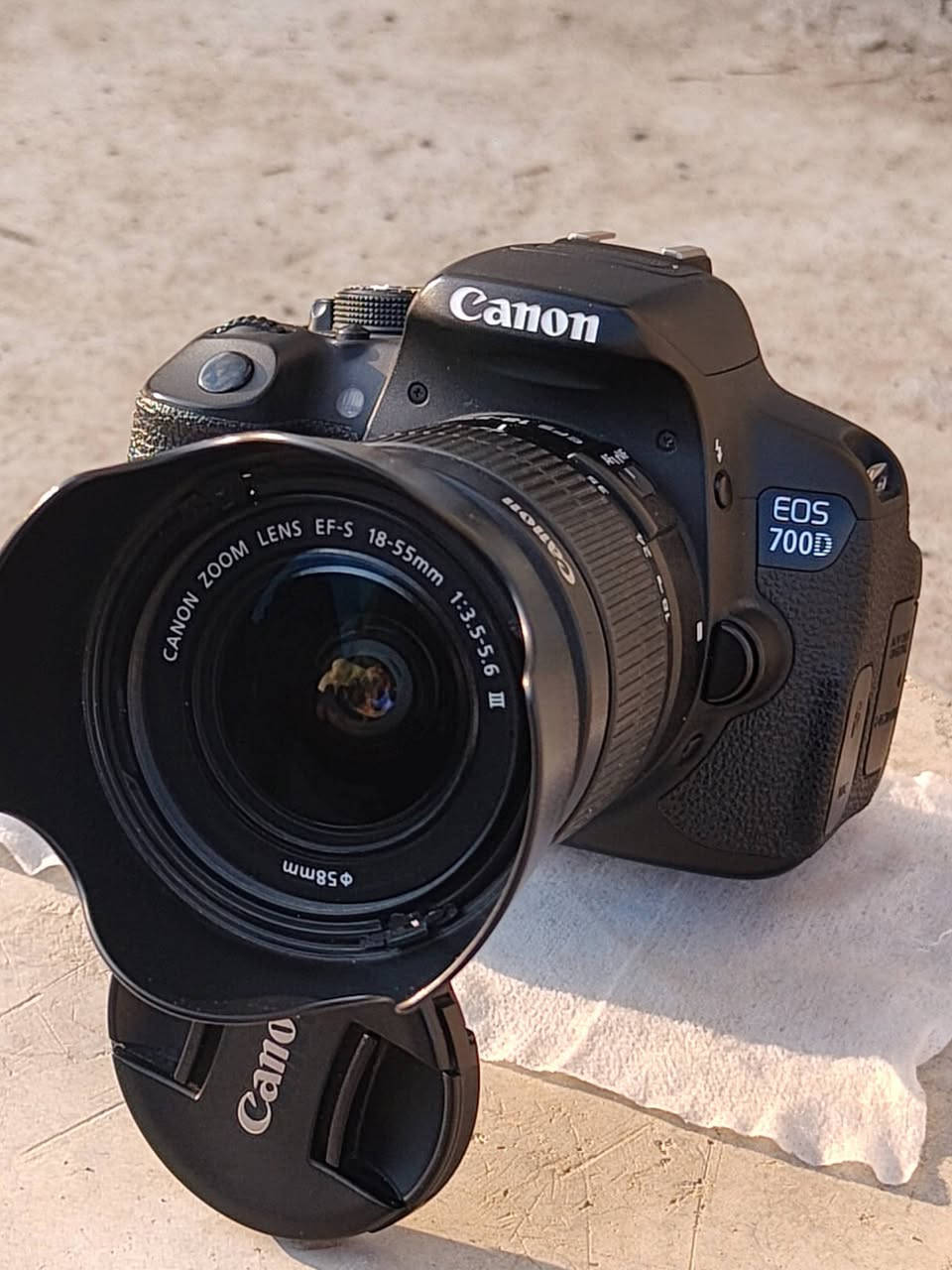 كامره كانون 700 للبيع مكاني الموصل 
الي يحب يشتري يتفضل خاص الكامره نضيفه وستخدام شخصي


**إذا كنت صاحب هذا الإعلان وتريد حذفه لأي سبب، رجاءا أرسل رسالة إلى الدعم الفني**