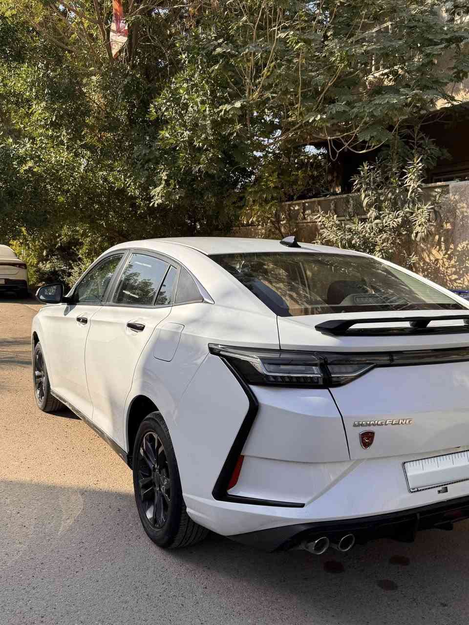 السلام عليكم دونغ فينغ شاين A30 موديل 2024 ابيض وكالة ليث العبيدي ماشية 33 الف بعدها بالضمان ( 6 سنوات او 200 الف) محرك 1500 تنفس طبيعي 
السيارة كفالة عامة عدا قبغ الجنطة النازل بي صبغ وتكحيلة مأشرات بالصور
السعر 107$ بيها مجال بسيط للشراي 
للتواصل *********** 
مكان السيارة بغداد الكرخ العدل
