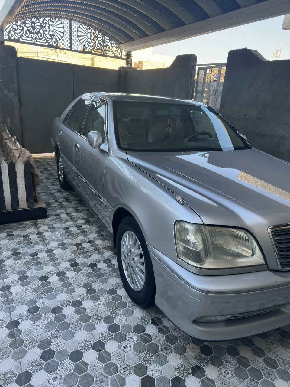 ‏سلام عليكم ‏ملكة كراون موديل 2000 رقم ذي قار سنويه 2027 ‏ كفالة عامة أربع دكم بدون فتحة بالقمره عنوان ذي قار الشطره الاستفسار اتصال على الرقم *********** غير متواجد بالفيس
