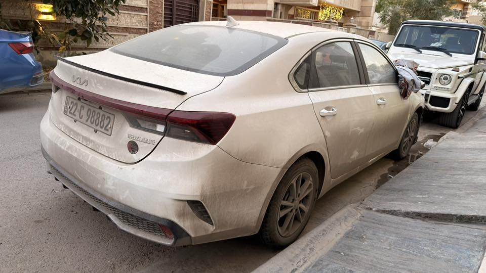 Kia k3 2022 44km
السلام عليكم 
كيا k3 
2022 ماشيه 45 الف 
السياره رقم اربيل
ابيعها على حادثها 
رايد بيها 100ورق قفلها 

 ارباكات موضحه بالصوره وبيها شاصي سحب موضح هم 
 ومجان بيها اي قطعه قبل هاذا الحادث من يومها واكفه صار الحادث بجم بنيد يتبدل وجاملغ السايق يتعدل بارد فقط كل غراض السياره الباقيه موجوده من لايتات تشتغل ايضا ومن دعاميه موجوده 

مكاني بغداد 
رقم للاستفسار ***********
