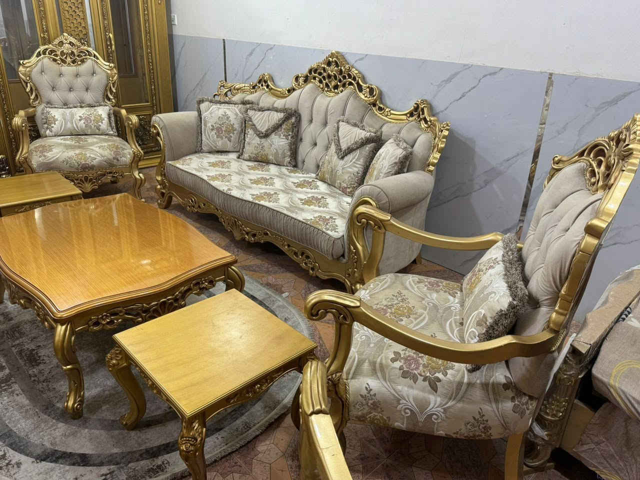 تخم زان مصري دمياطي ١٠ مقعد مع سيت طبلات نضيف جدا اخوالجديد ***********
