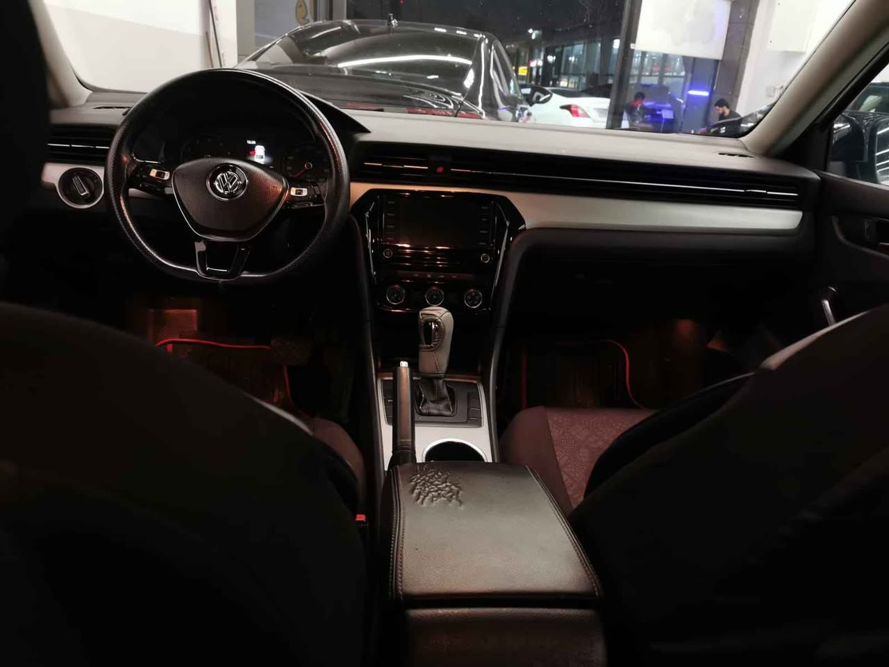 باسات تكسي مطار 2020 حزام صبغ بدون دواخل سعر 13500 ومجال ***********      *********** دهوك, العراق
