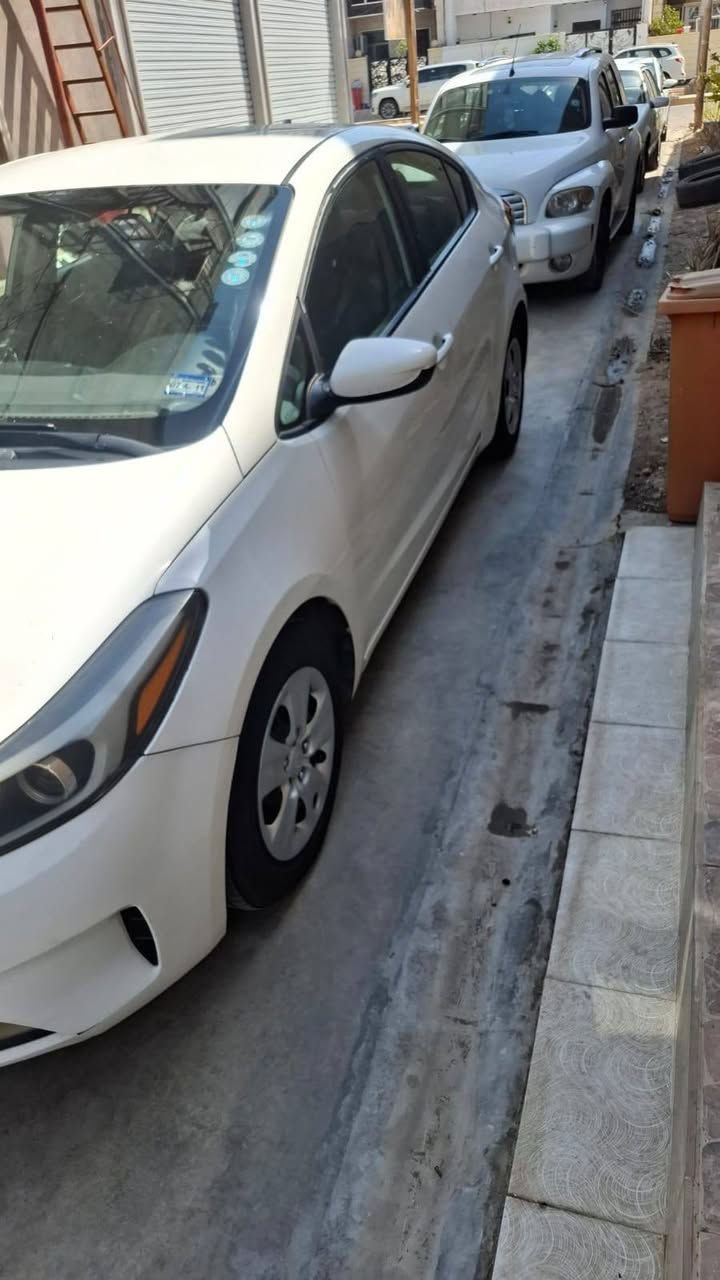 السلام عليكم 
كيا فورتي ٢٠١٨ وارد امريكي قطعة وحدة صبغ بدون دواخل وبدون ايرباك محرك ٢٠٠٠ دوش  ، كير ومحرك وصدر وتبريد مكفولات ماشية ٩٦ ألف حقيقي رقم أربيل دولي صور السونار والحادث داخل المنشور
العنوان بعقوبة الجديدة 
رقم الهاتف ***********
