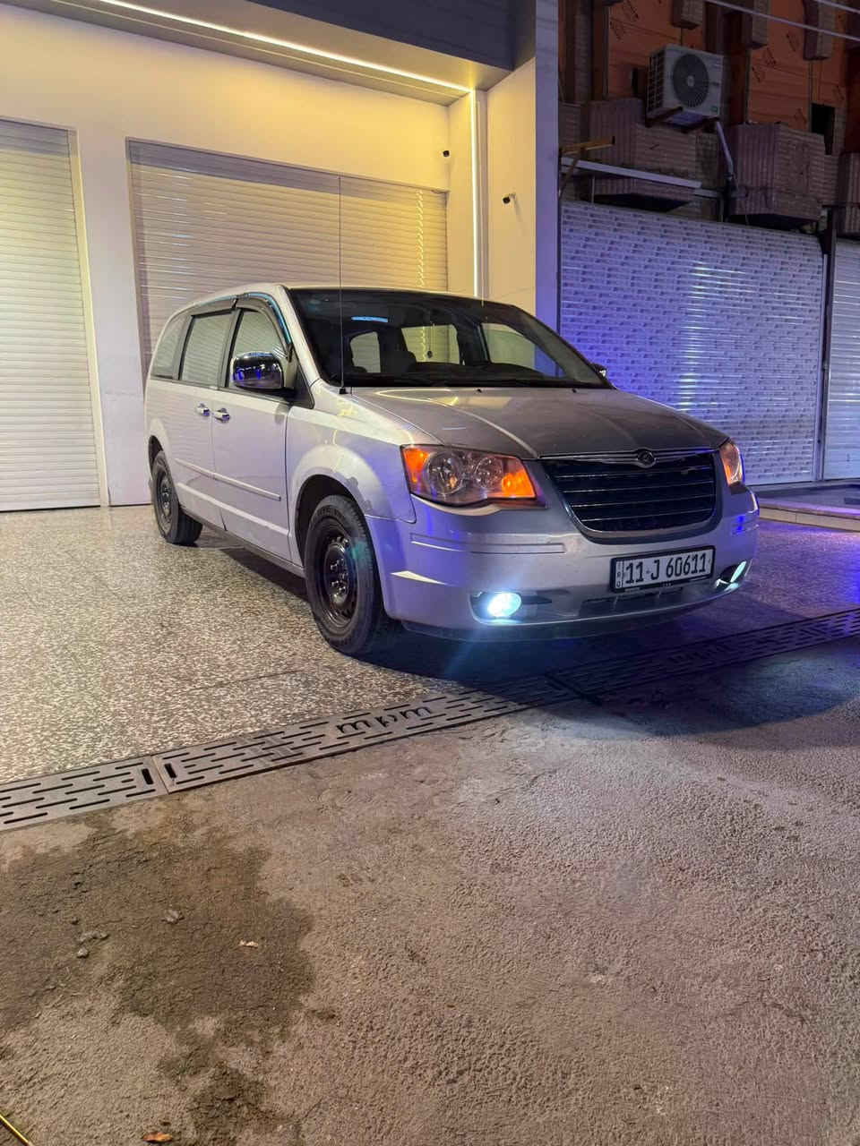 🚘 للبيع
✨ لون رصاصي
✨ السعر. 105

المواصفات:
✅ أبواب جانبية كهرباء
✅ باب الصندوق كهرباء
✅ كشن السائق كهرباء
✅ كشنات منفصلة (سياحي)
✅ تبريد ثلاث قطع 
✅ الجام الأمامي والخلفي كهرباء
✅ حصان بين الكشنات
✅ محرك 3.8

📌 سياره بدون حادث. مكينه كير تبريد خير من الله. 
صدر.  تخم تاير. جديد

💰 السعر: 105

📍 موقع السيارة: بغداد-تراث 

📞 للاستفسار والتواصل:

‭***********‬
