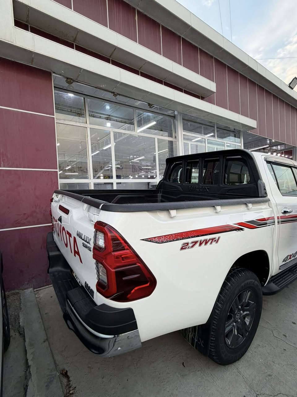 بيكم 2025 ساز  فور ويل  عالية
بعدها بلضمان 
مكفولة كفالة عامة من كلشي 
داخل احمر وايرلس كشنات حار بارد

رايدها ب35.500$ وبيها مجال 
***********
