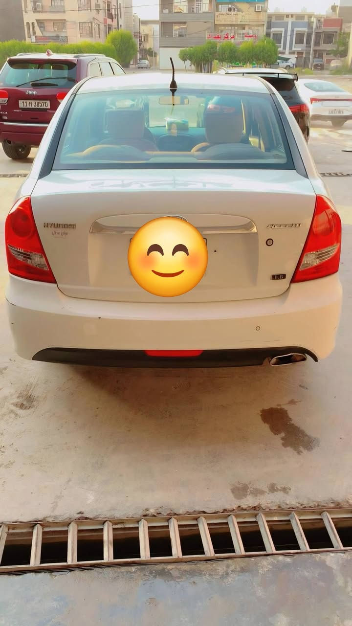 سلام عليكم هونداي اكسنت رياضي  خليجي ١٦٠٠ رقم بغداد انكليزي جديد بسمي بيها قطعتين بارد وصبغ سياره جاهزه وبلعافيه على ياخذها  ***********
