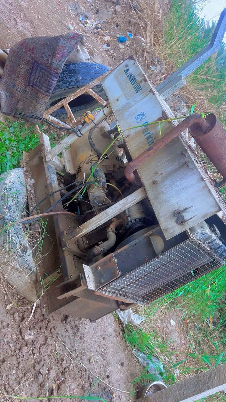 بيركنز ٣٠كيفي ثري فيز ١٢٠امبير ٤اسلندر استخدام للبيت فقط نقص باتري فقط للبيع الاستفسار على رقم ***********
