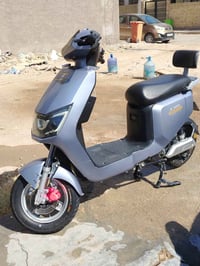 دراجة كهربائية • ٤ بطاريات • كفرات جديدة