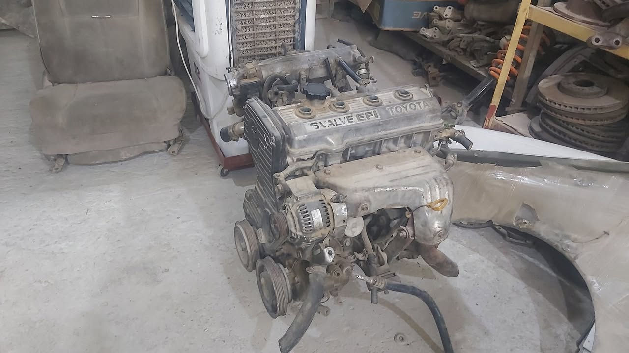 السلام عليكم 
مكينة ونجي 4 سلندر حاوية يابانية 
تفرعات كمبريسر  دينمو  ثلاجة مسطرة  ديلكو 
واسط النعمانية 
***********
